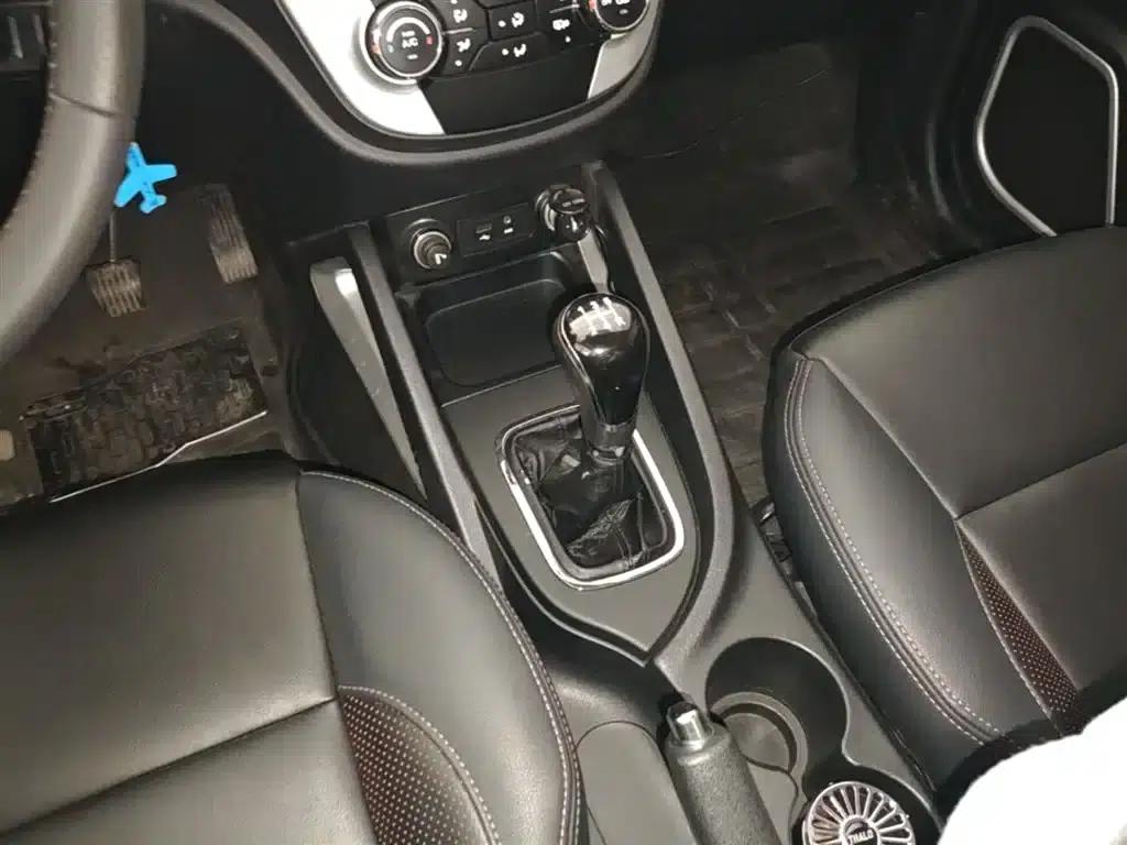 Changan CS35 2016 1.6L Manual Deluxe Edition (National V Emission Standard) — миниатюра 14