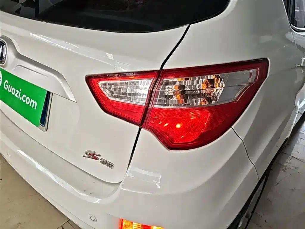 Changan CS35 2016 1.6L Manual Deluxe Edition (National V Emission Standard) — миниатюра 8