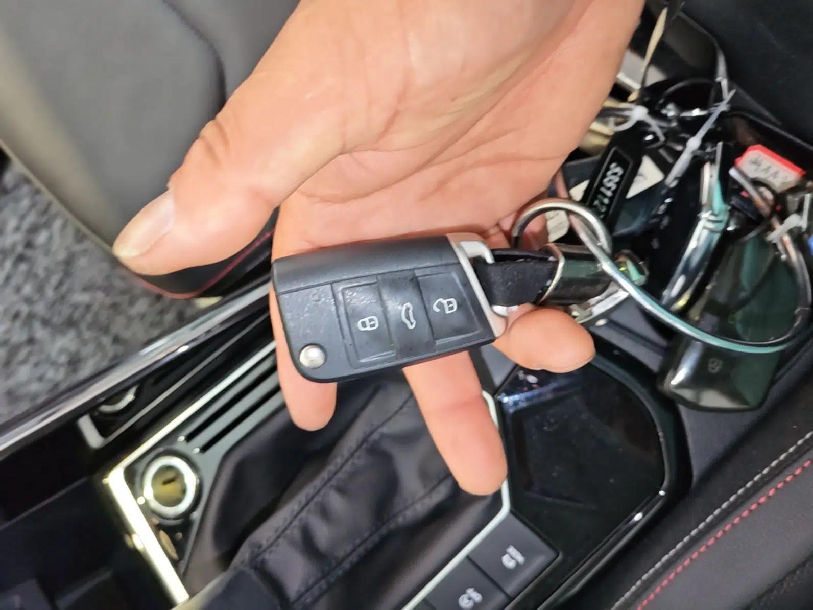 Volkswagen Tayron 2022 330TSI Two-Wheel Drive Luxury Smart Connectivity Version — миниатюра 12
