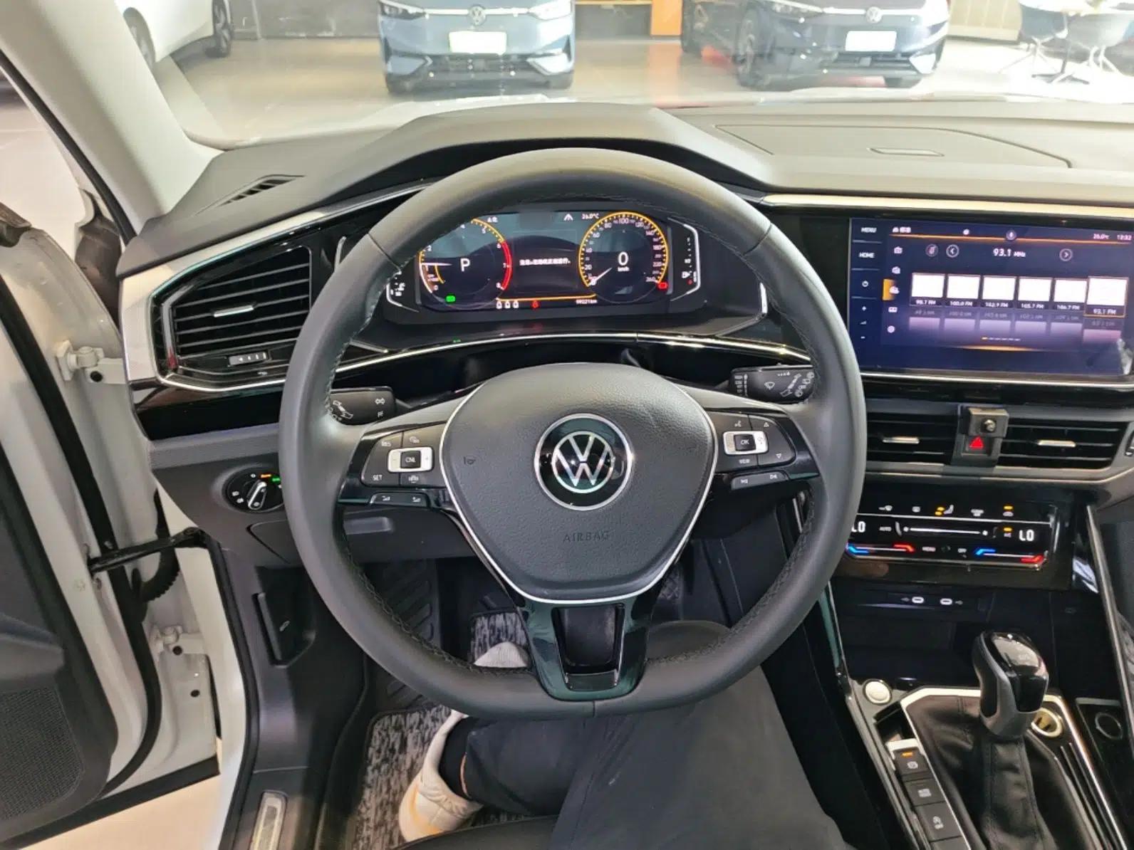 Volkswagen Tayron 2022 330TSI Two-Wheel Drive Luxury Smart Connectivity Version — миниатюра 14