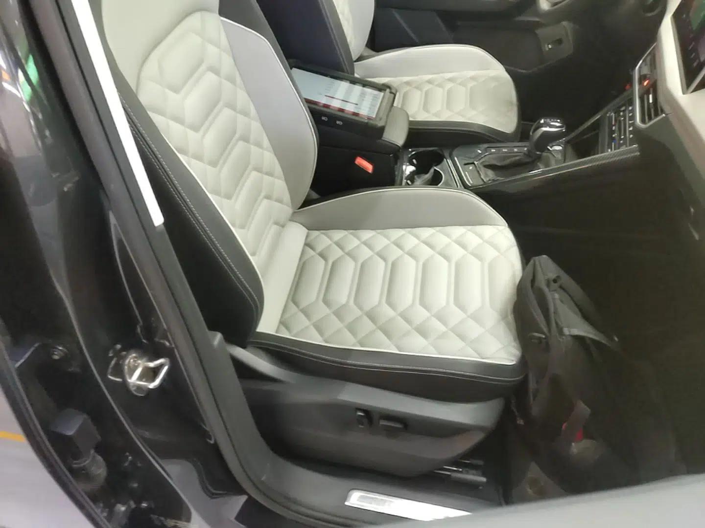 Volkswagen Tayron 2023 330TSI Two-Wheel-Drive Luxury Plus Advanced Version — миниатюра 23
