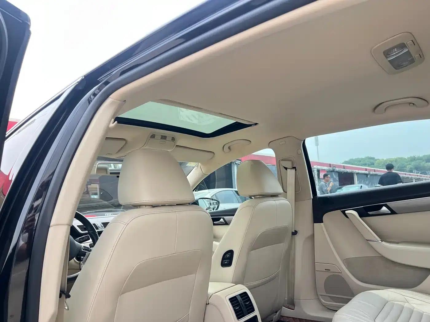 2012 Volkswagen Passat 1.8TSI Luxury — миниатюра 13
