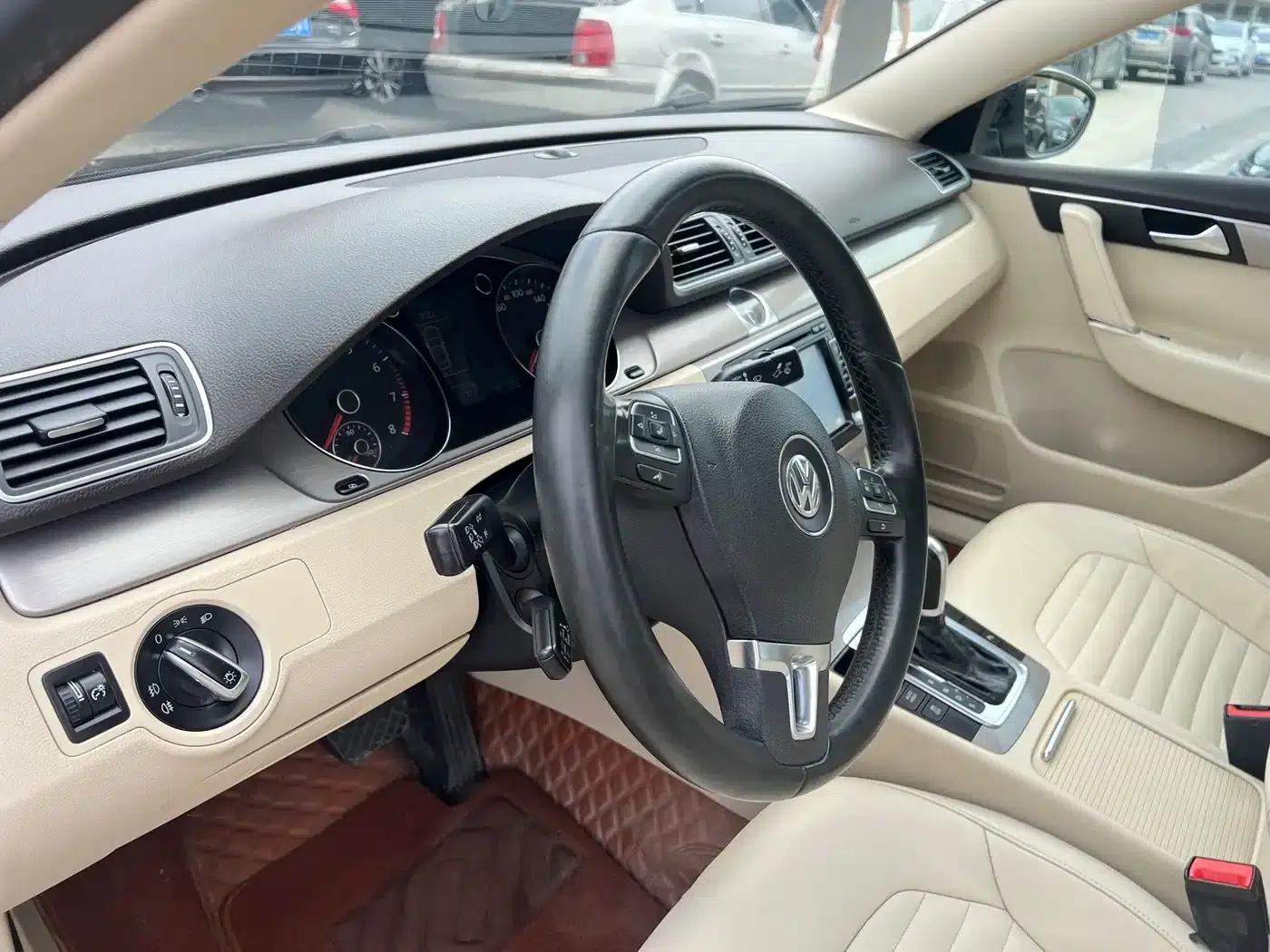 2012 Volkswagen Passat 1.8TSI Luxury — миниатюра 8