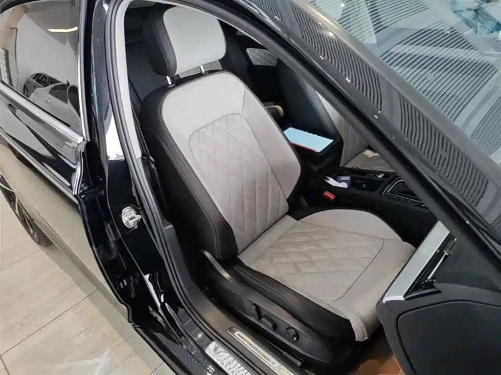 Volkswagen Magotan 2023 2 Millionth Unit Commemorative Edition 330TSI DSG Luxury — миниатюра 25