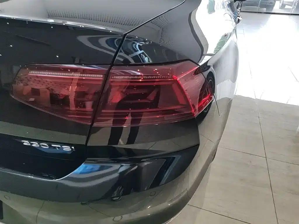 Volkswagen Magotan 2023 2 Millionth Unit Commemorative Edition 330TSI DSG Luxury — миниатюра 8