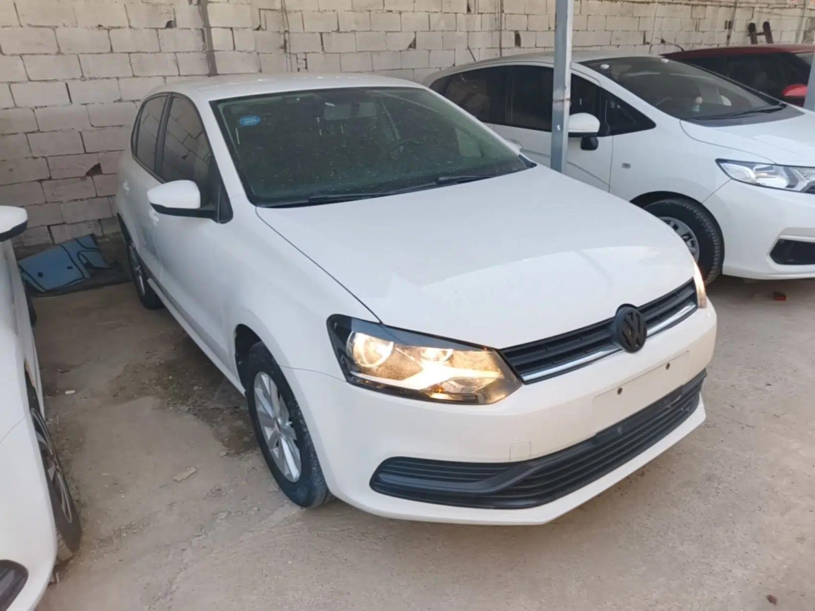 Volkswagen Polo 2016 1.4L Manual Fashion Model — миниатюра 3