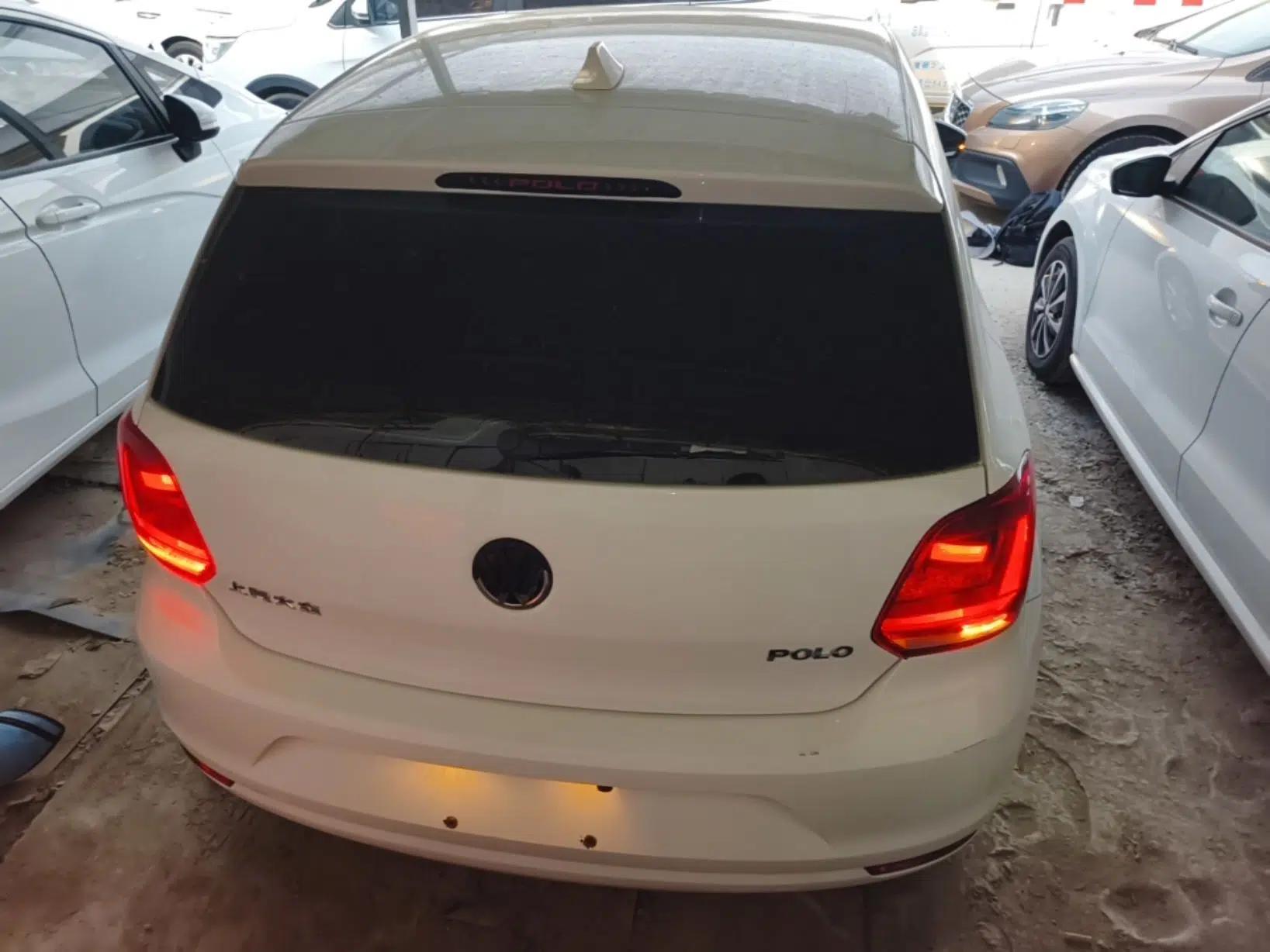 Volkswagen Polo 2016 1.4L Manual Fashion Model — миниатюра 5