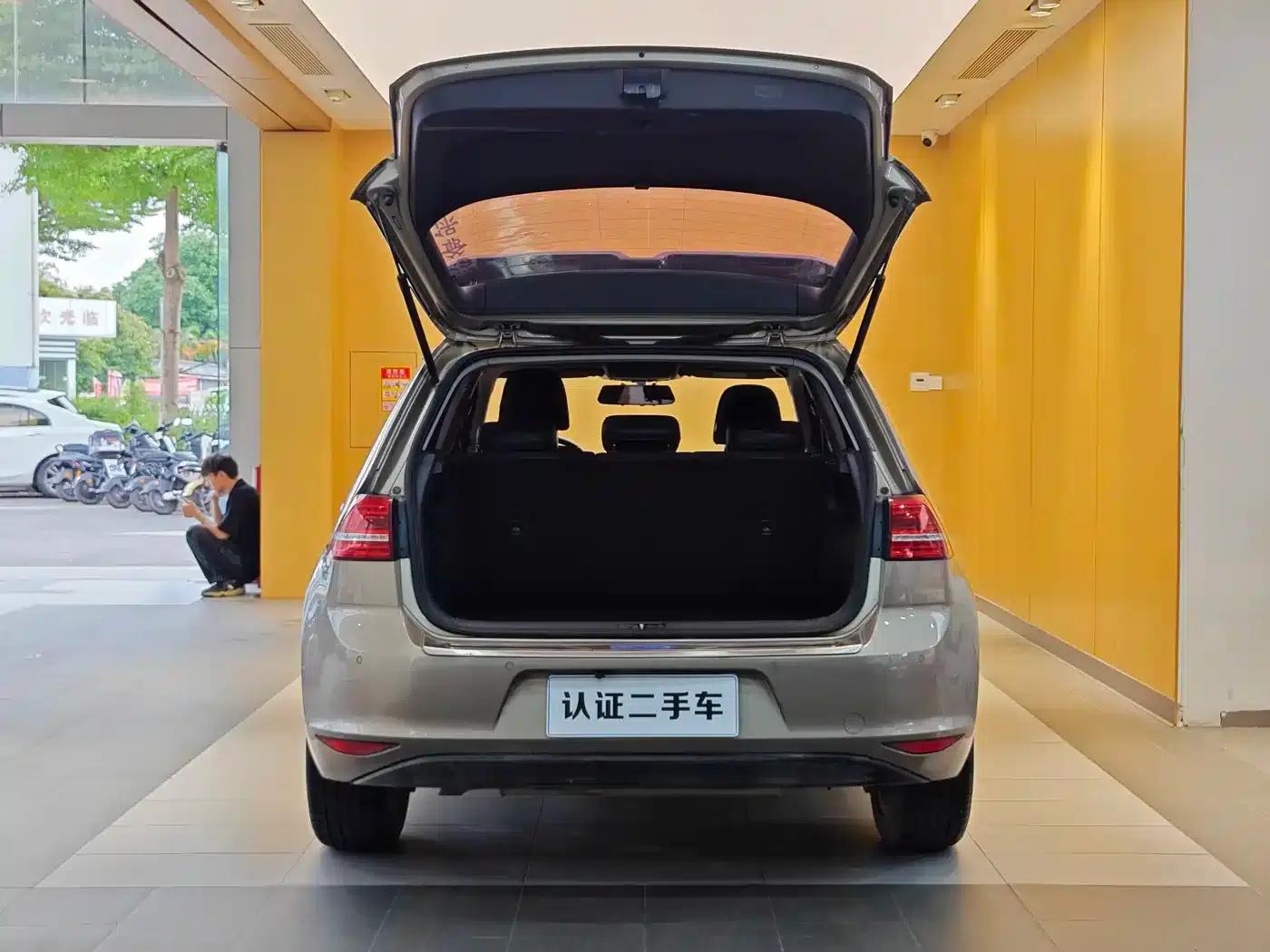 2015 Golf 1.6L Automatic Fashion Edition — миниатюра 27