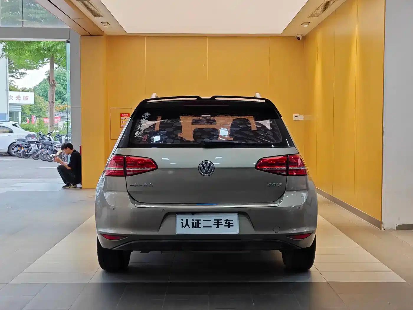 2015 Golf 1.6L Automatic Fashion Edition — миниатюра 28