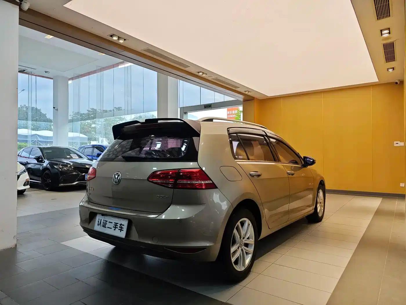 2015 Golf 1.6L Automatic Fashion Edition — миниатюра 29