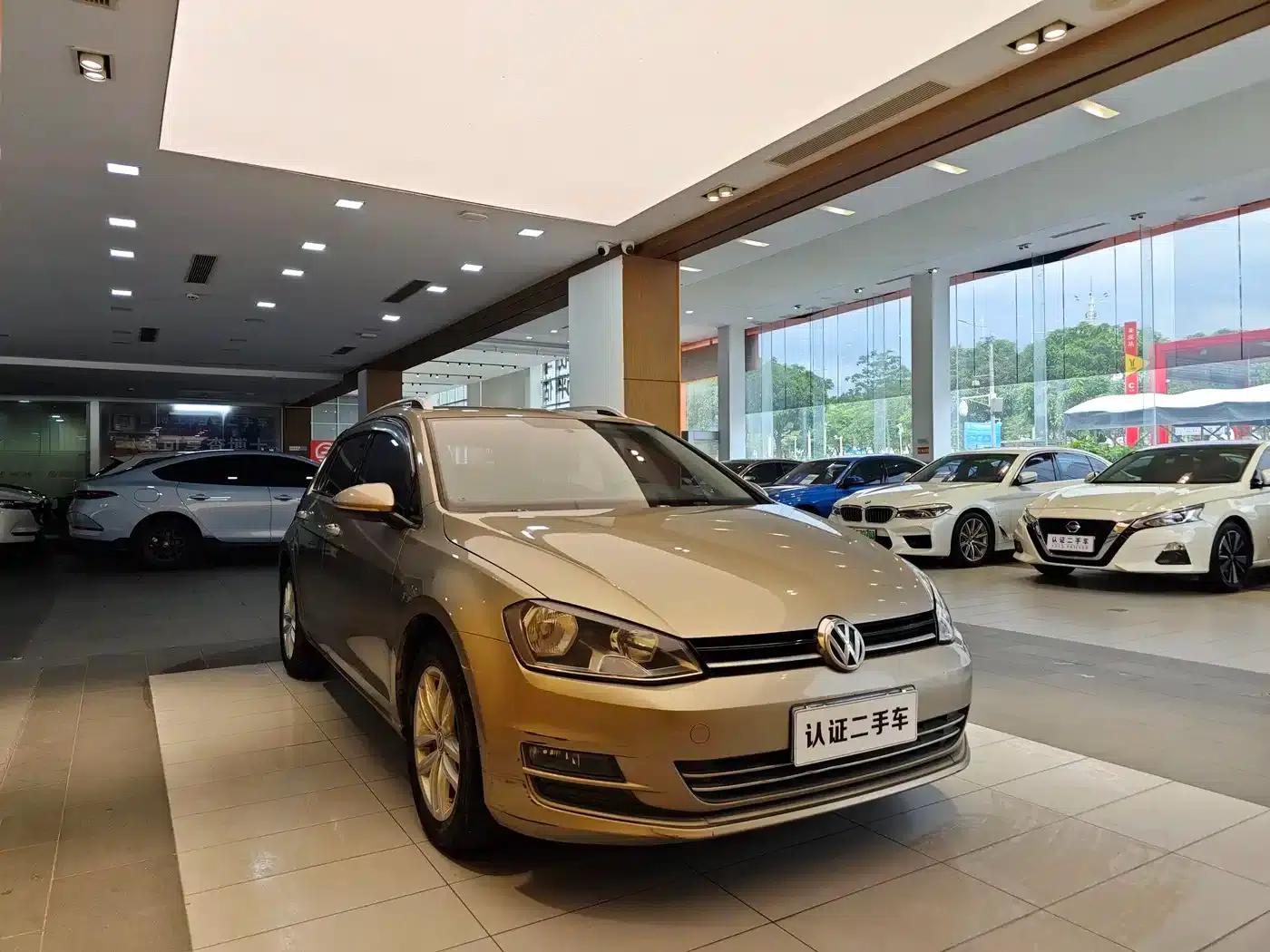 2015 Golf 1.6L Automatic Fashion Edition — миниатюра 4