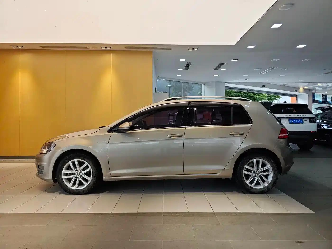 2015 Golf 1.6L Automatic Fashion Edition — миниатюра 6