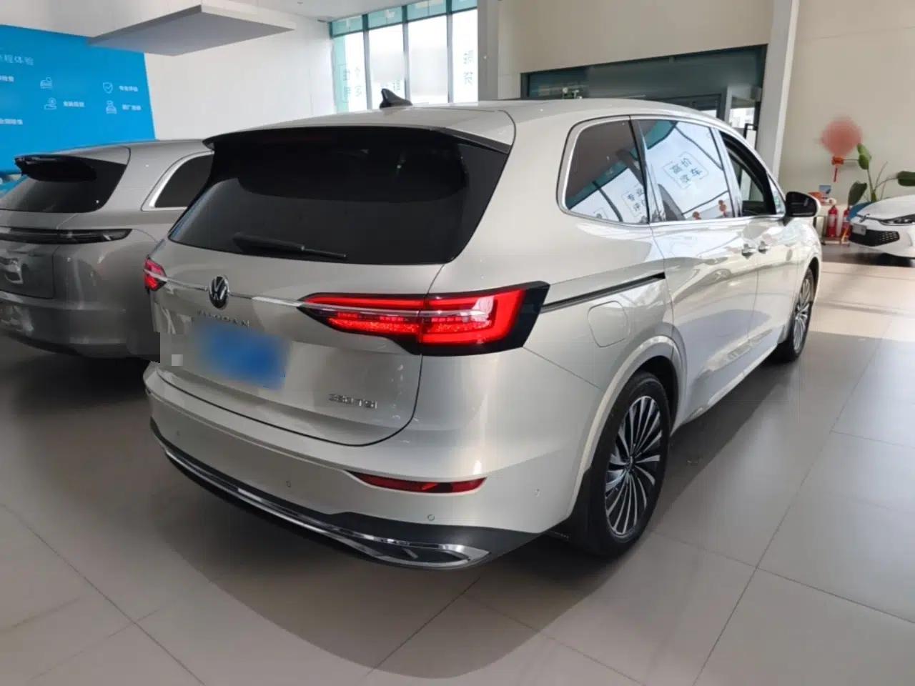 Volkswagen Viloran 2023 Revised 380TSI Prestige Edition — миниатюра 6