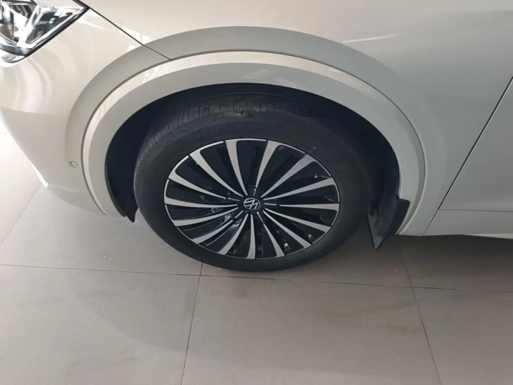 Volkswagen Viloran 2023 Revised 380TSI Prestige Edition — миниатюра 8
