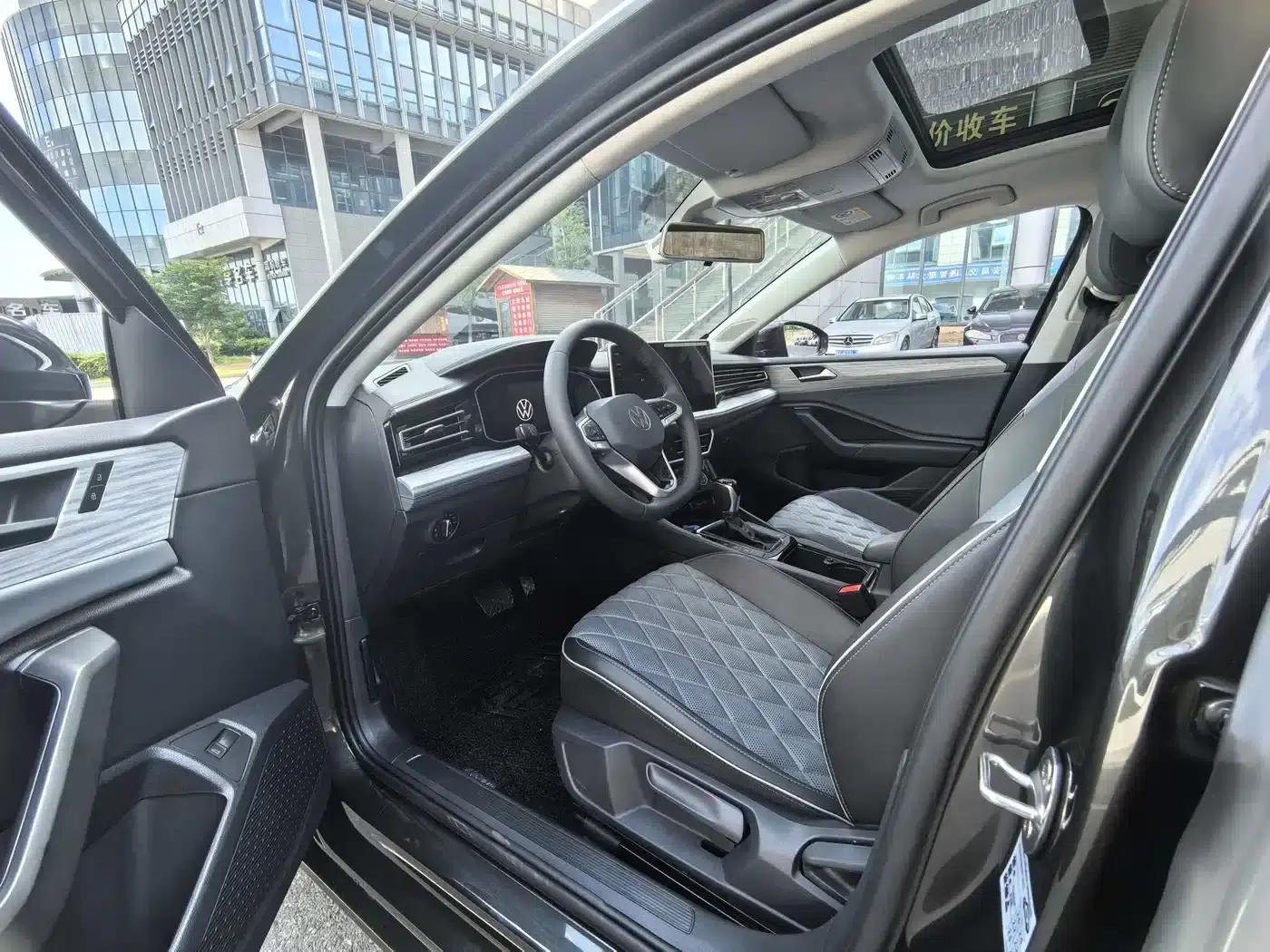2023 Volkswagen Sagitar 300TSI DSG Super Edition — миниатюра 6