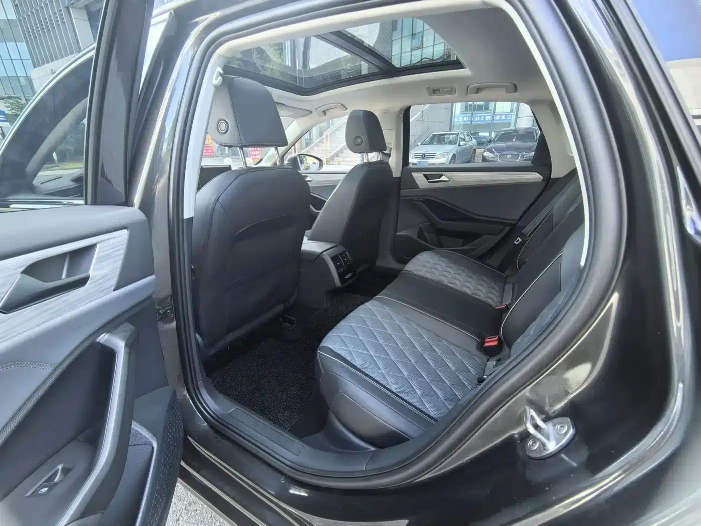 2023 Volkswagen Sagitar 300TSI DSG Super Edition — миниатюра 8