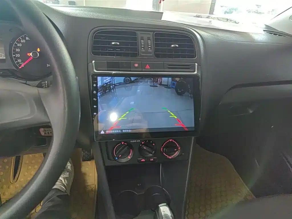 2016 Polo 1.4L Automatic Fashion Edition — миниатюра 13