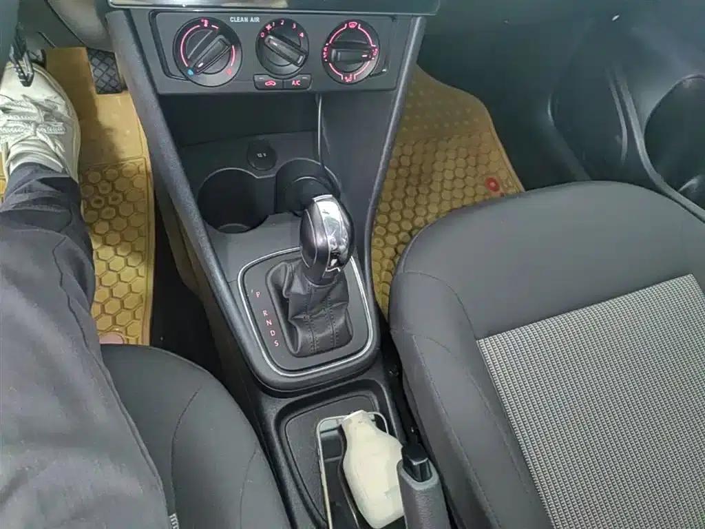 2016 Polo 1.4L Automatic Fashion Edition — миниатюра 14