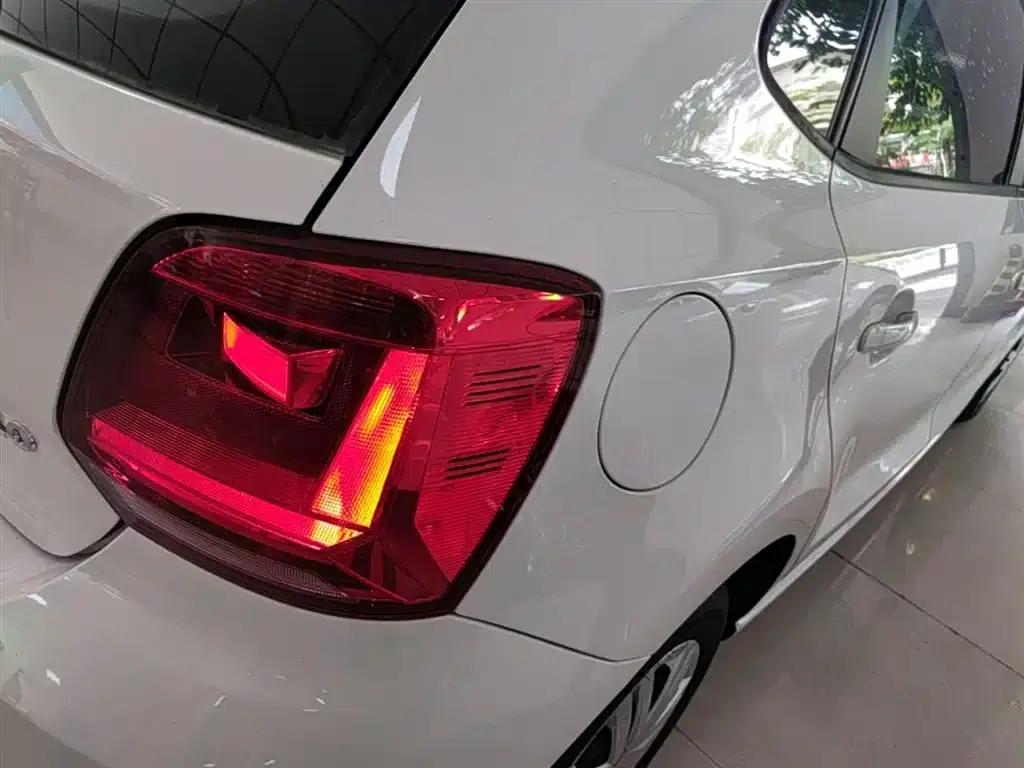 2016 Polo 1.4L Automatic Fashion Edition — миниатюра 8
