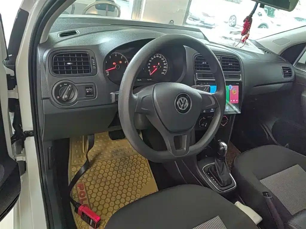 2016 Polo 1.4L Automatic Fashion Edition — миниатюра 10