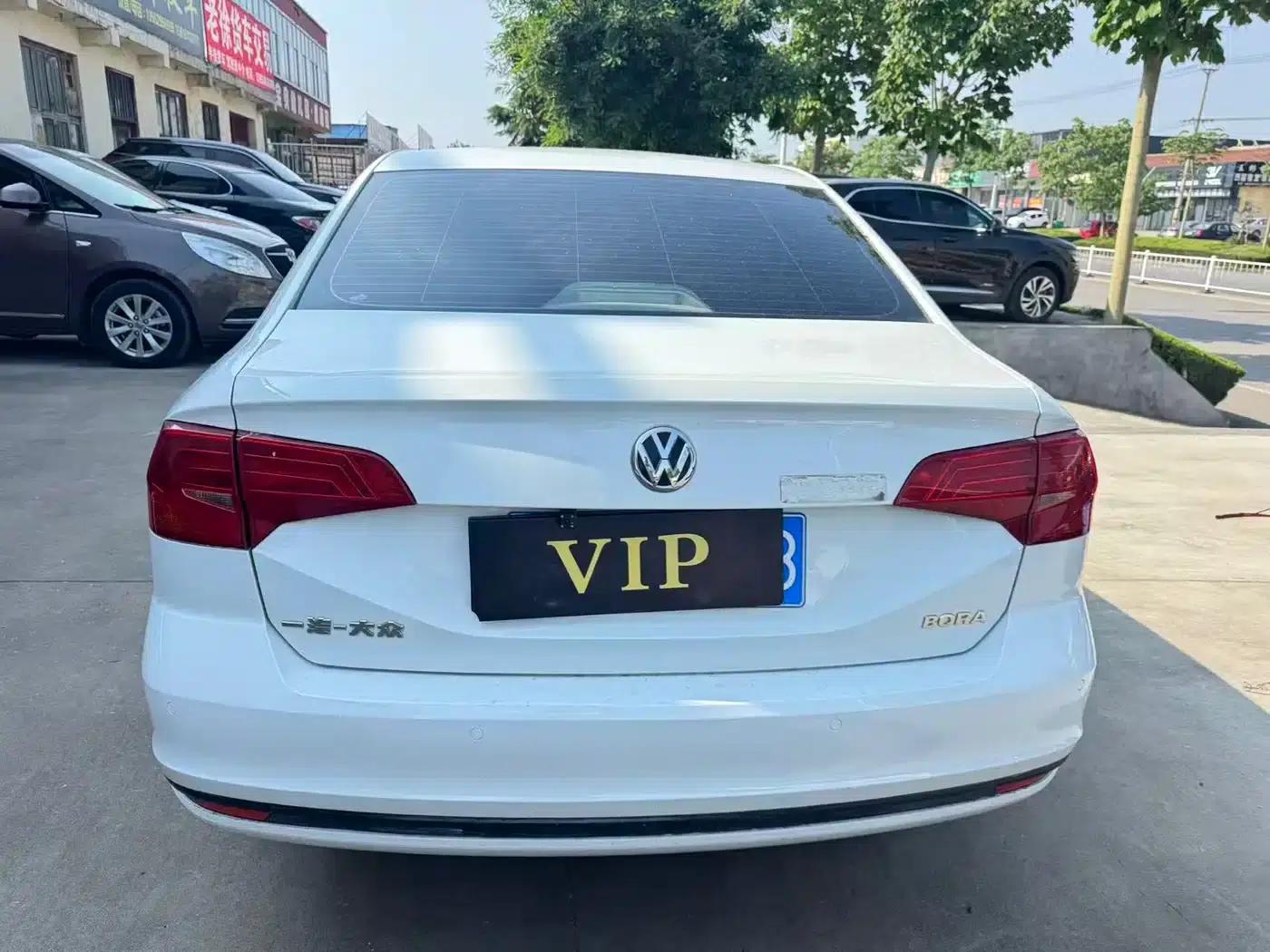 2017 Volkswagen Bora 1.6L Manual Fashion Edition — миниатюра 3