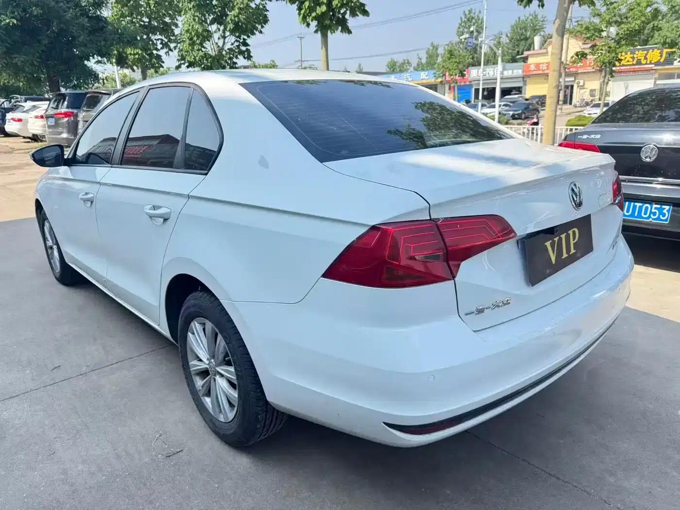 2017 Volkswagen Bora 1.6L Manual Fashion Edition — миниатюра 4