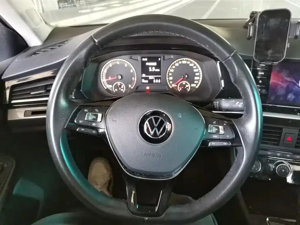 2021 Volkswagen Bora 1.5L Automatic Comfort Smart Connect Edition — миниатюра 3
