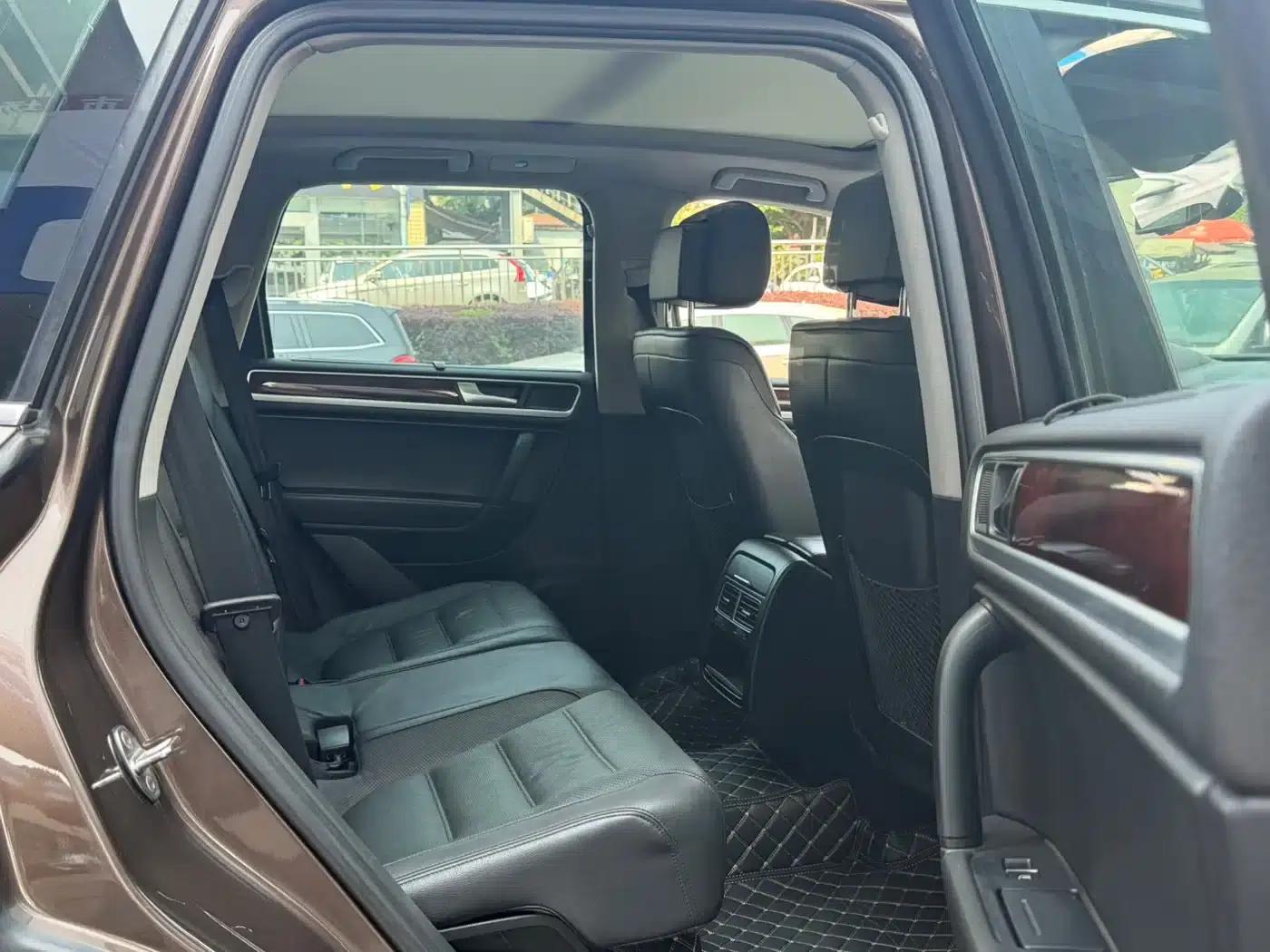 Touareg 2011 3.0TDI Diesel Comfort Model — миниатюра 9