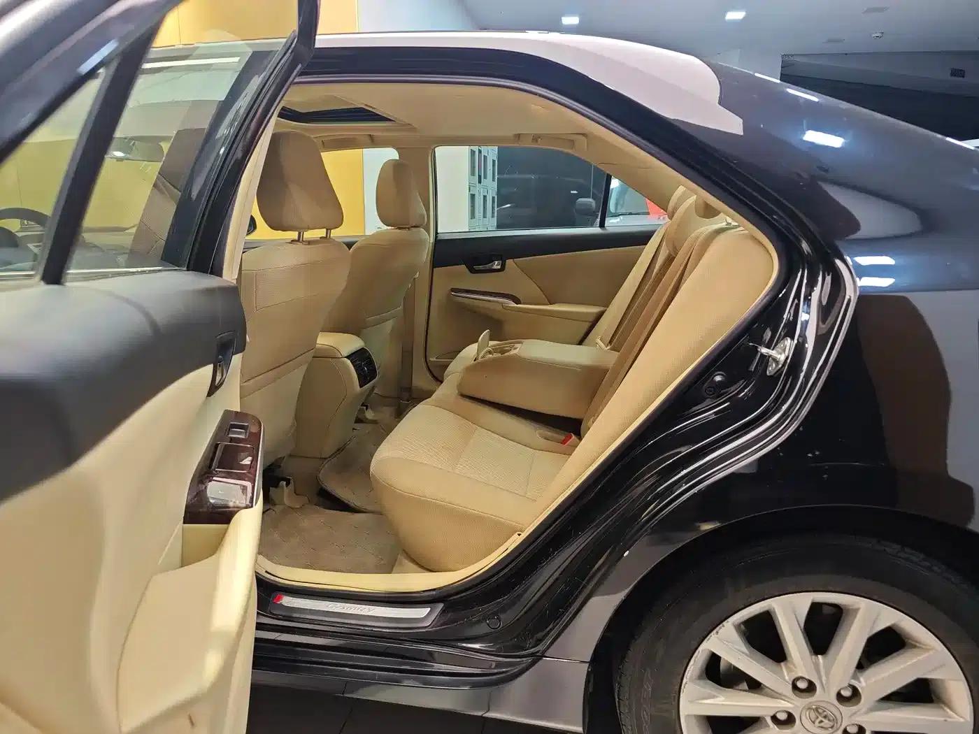 Camry 2016 2.0E 10th Anniversary Elite Edition — миниатюра 22