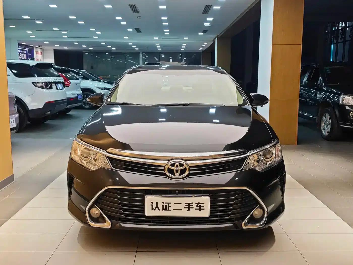 Camry 2016 2.0E 10th Anniversary Elite Edition — миниатюра 4