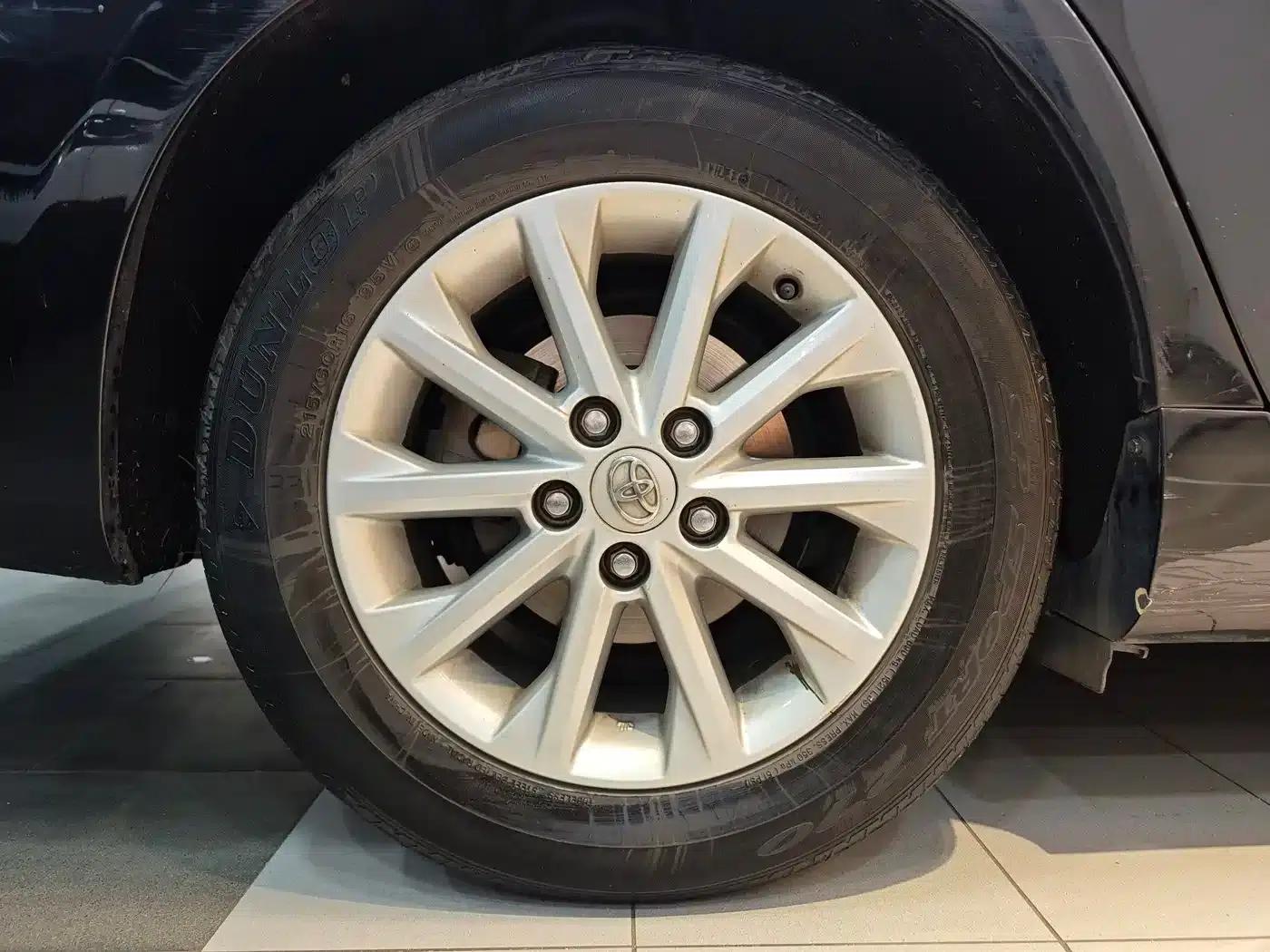 Camry 2016 2.0E 10th Anniversary Elite Edition — миниатюра 31
