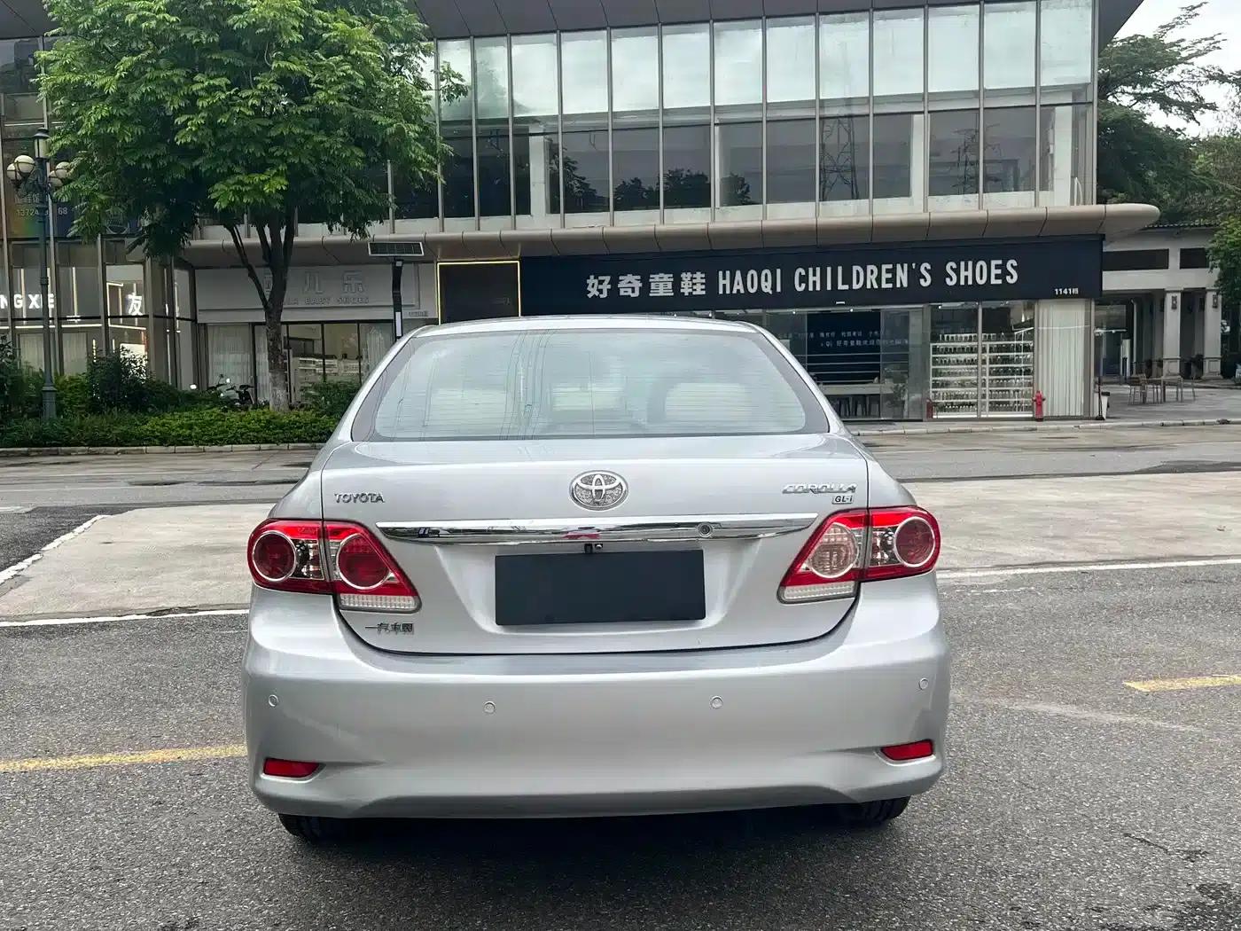 2011 Corolla 1.8L CVT GL-i — миниатюра 4