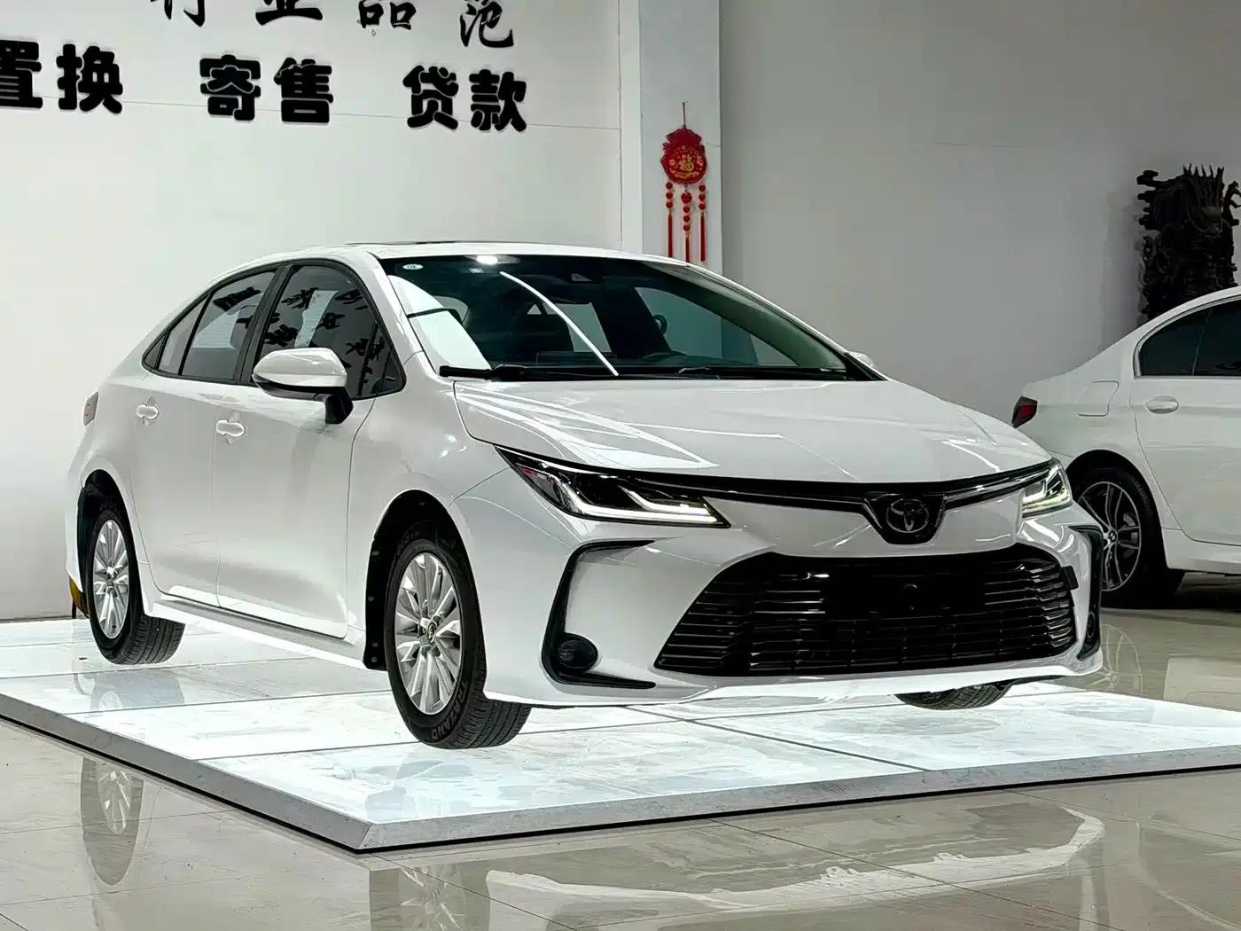 2021 Toyota Corolla TNGA 1.5L CVT Elite Edition — миниатюра 3