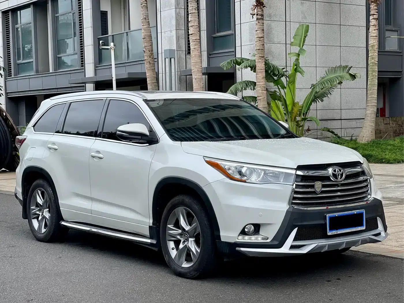 2017 Highlander 2.0T 2WD Luxury 7-seater — миниатюра 3