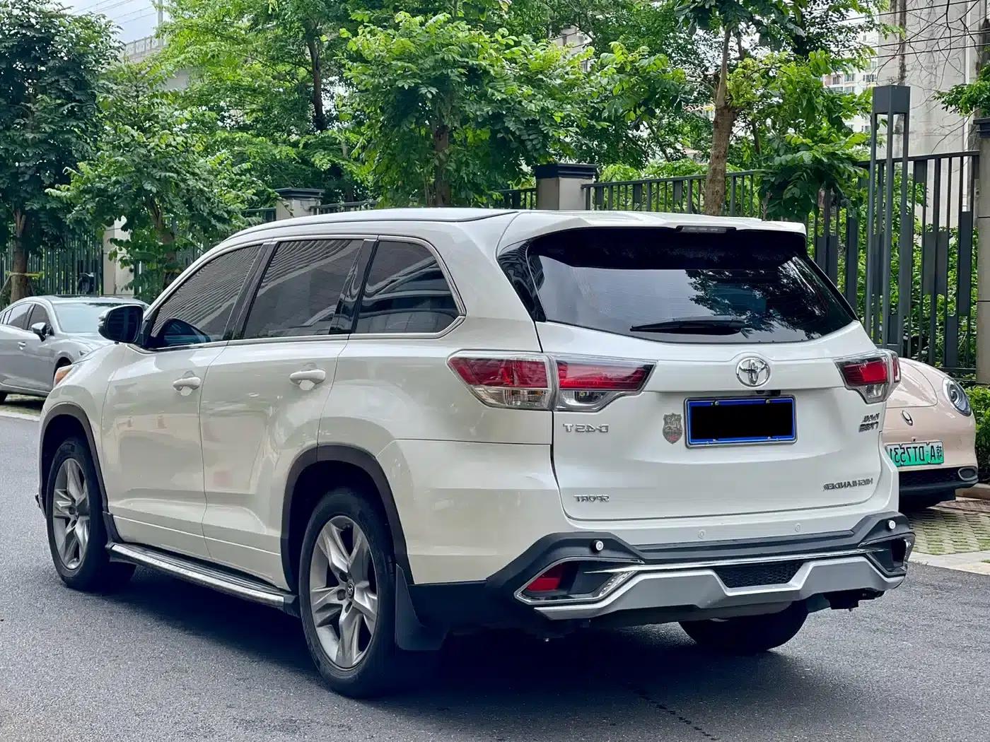 2017 Highlander 2.0T 2WD Luxury 7-seater — миниатюра 7
