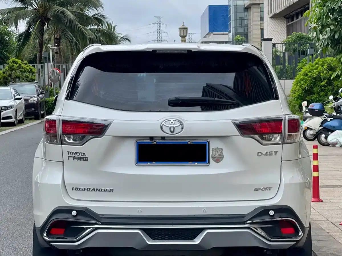 2017 Highlander 2.0T 2WD Luxury 7-seater — миниатюра 8