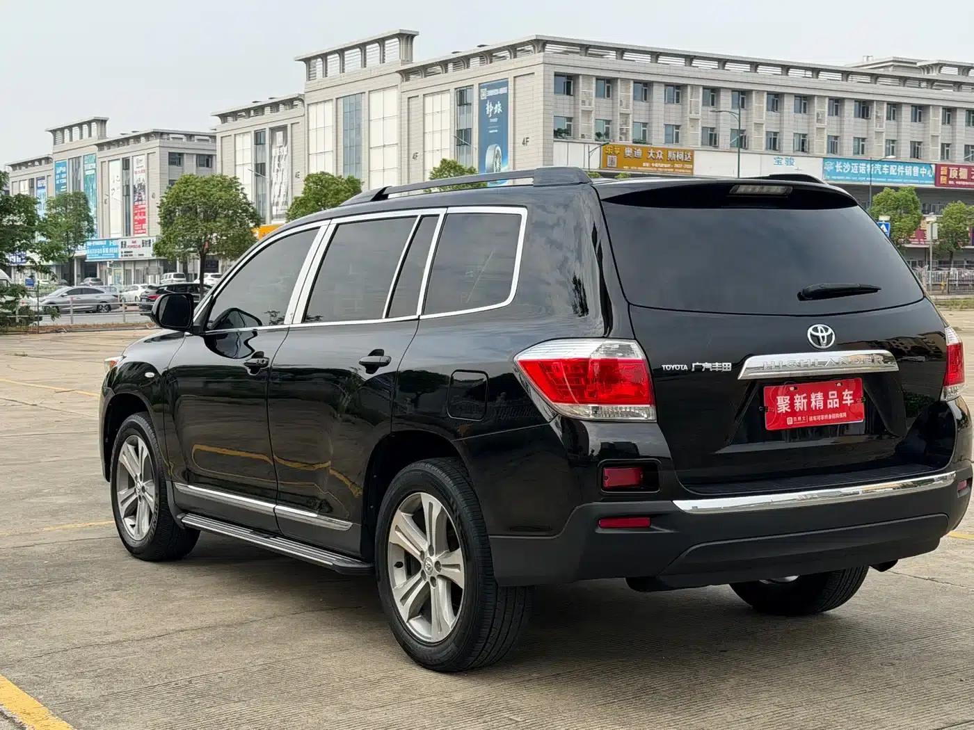 2012 Highlander 2.7L 2WD 7-seater Luxury Edition — миниатюра 6