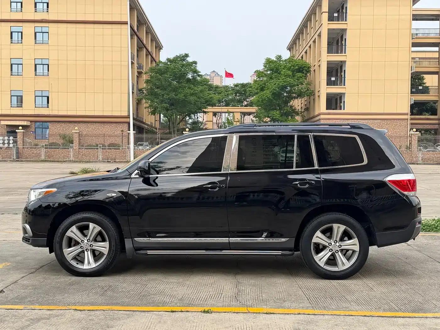 2012 Highlander 2.7L 2WD 7-seater Luxury Edition — миниатюра 8