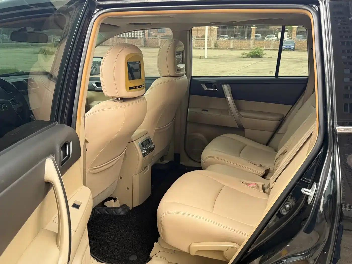 2012 Highlander 2.7L 2WD 7-seater Luxury Edition — миниатюра 10