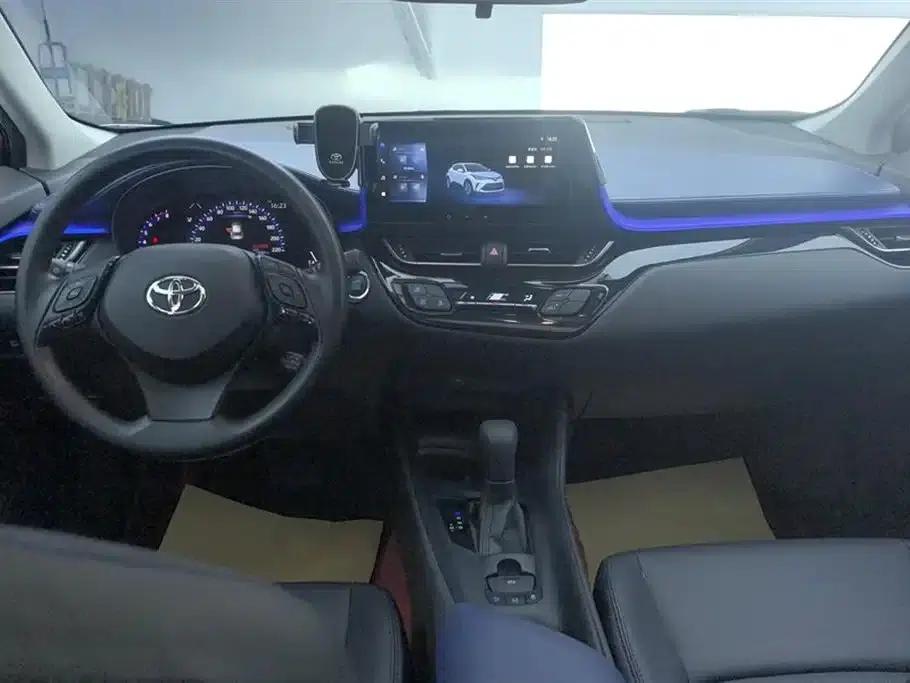 Toyota C-HR 2023 2.0L Leading Edition — миниатюра 12
