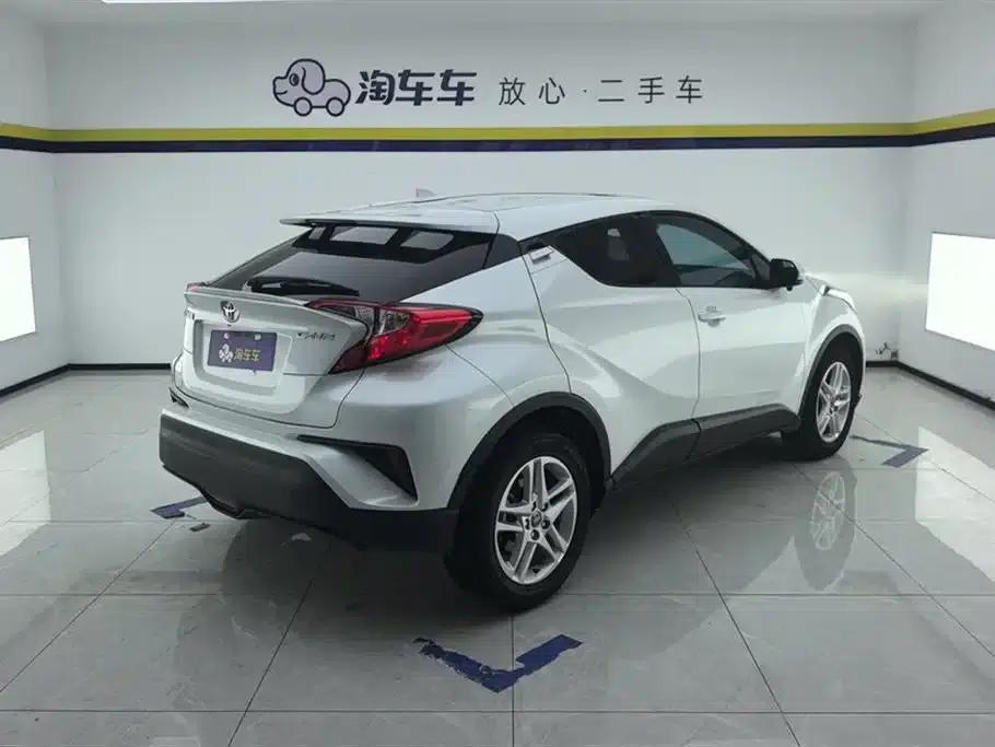 Toyota C-HR 2023 2.0L Leading Edition — миниатюра 3