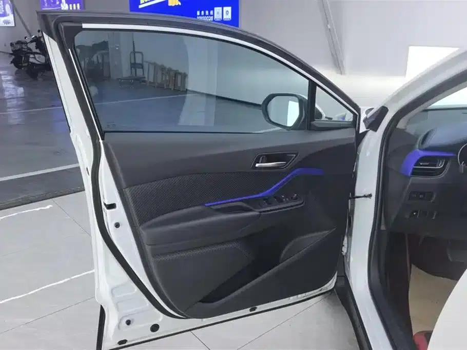 Toyota C-HR 2023 2.0L Leading Edition — миниатюра 7