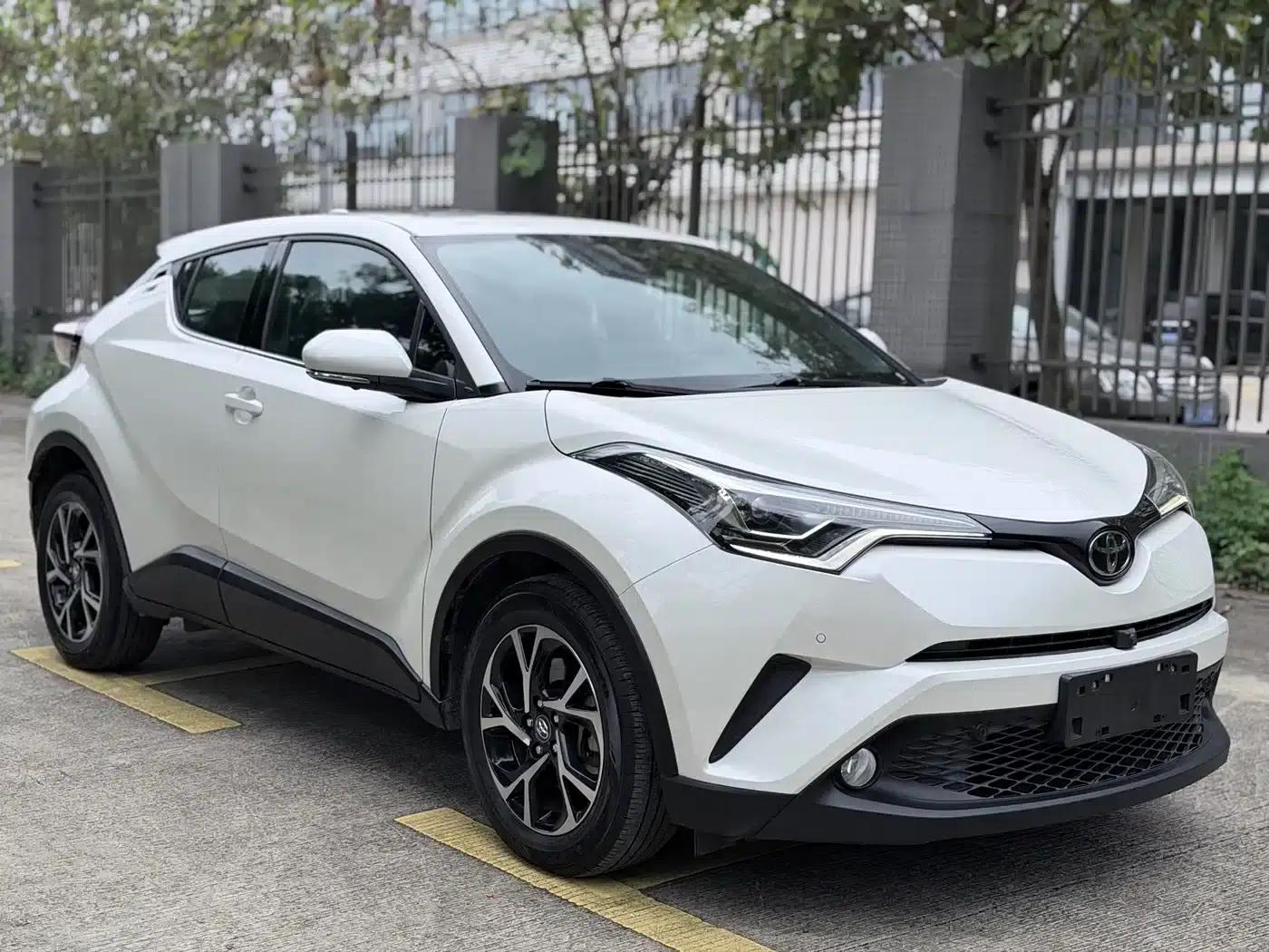 Toyota C-HR 2020 2.0L Luxury Edition — миниатюра 1