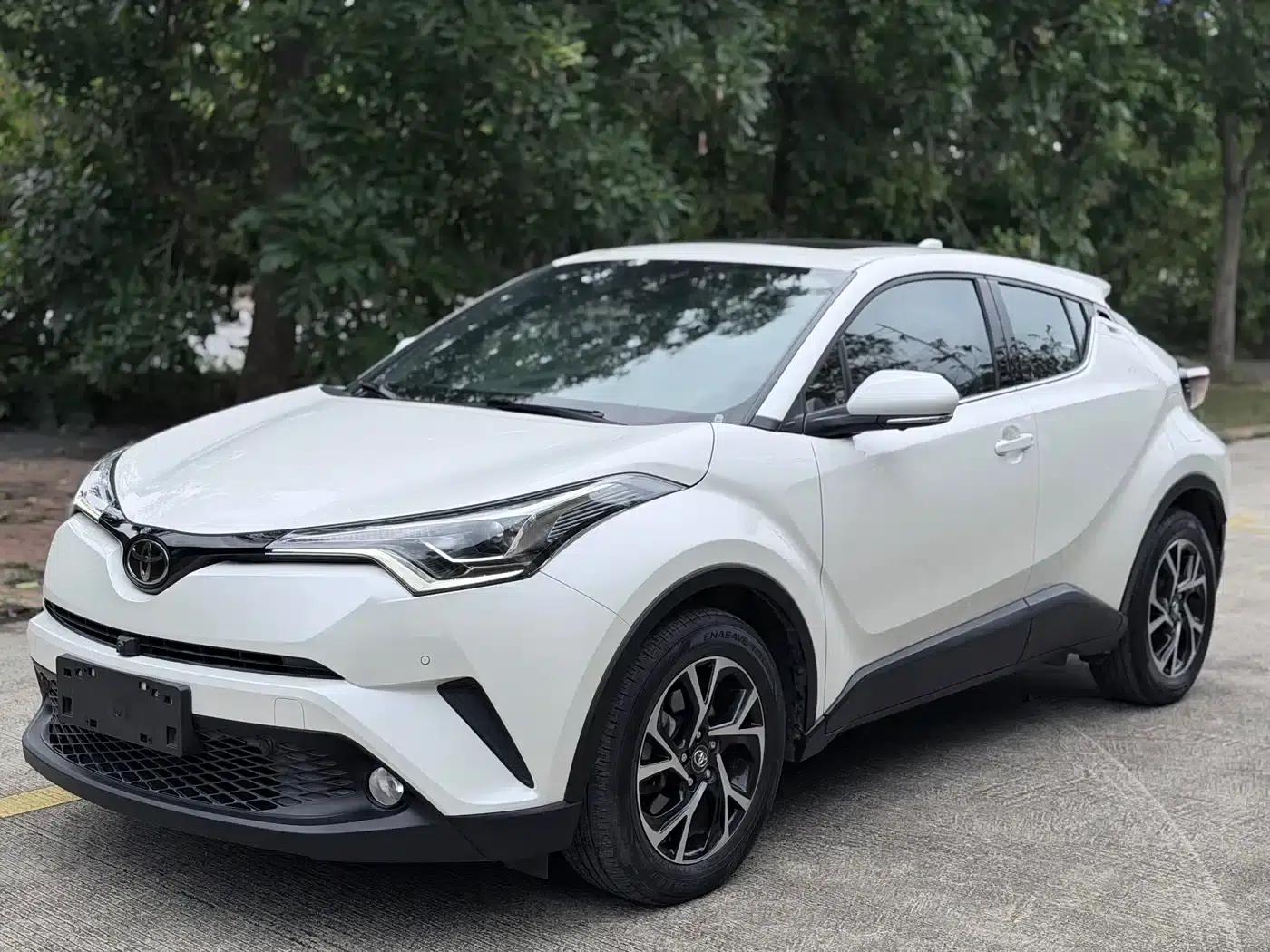 Toyota C-HR 2020 2.0L Luxury Edition — миниатюра 3