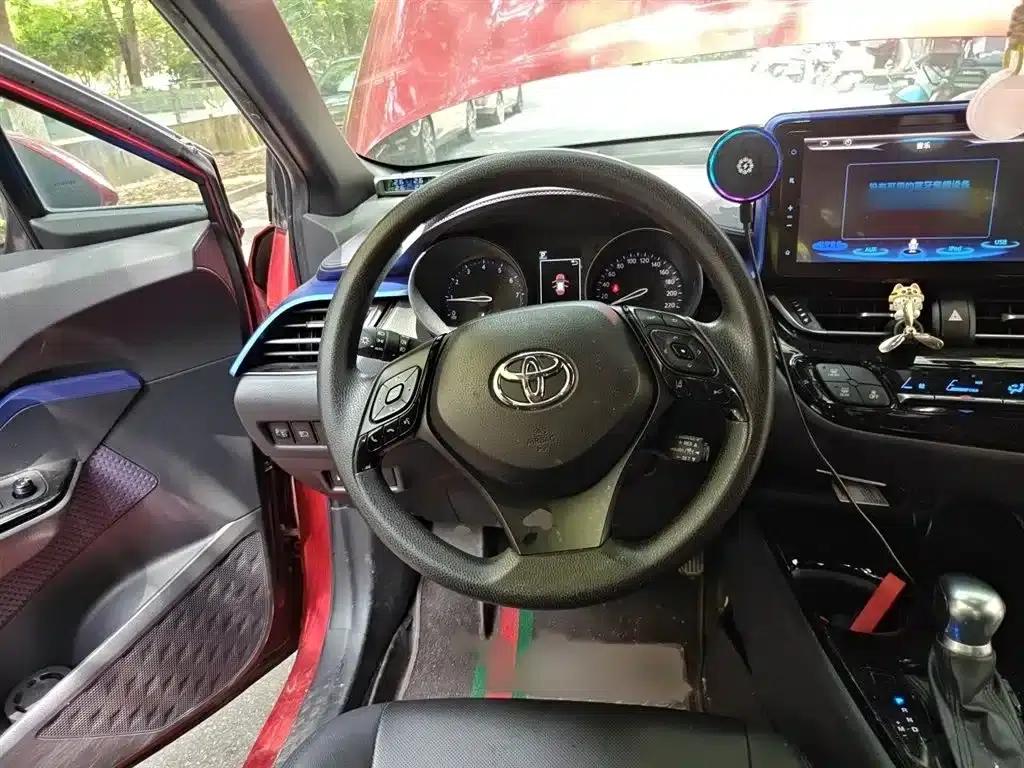 Toyota C-HR 2018 2.0L Leading Edition (China VI Emission Standard) — миниатюра 3
