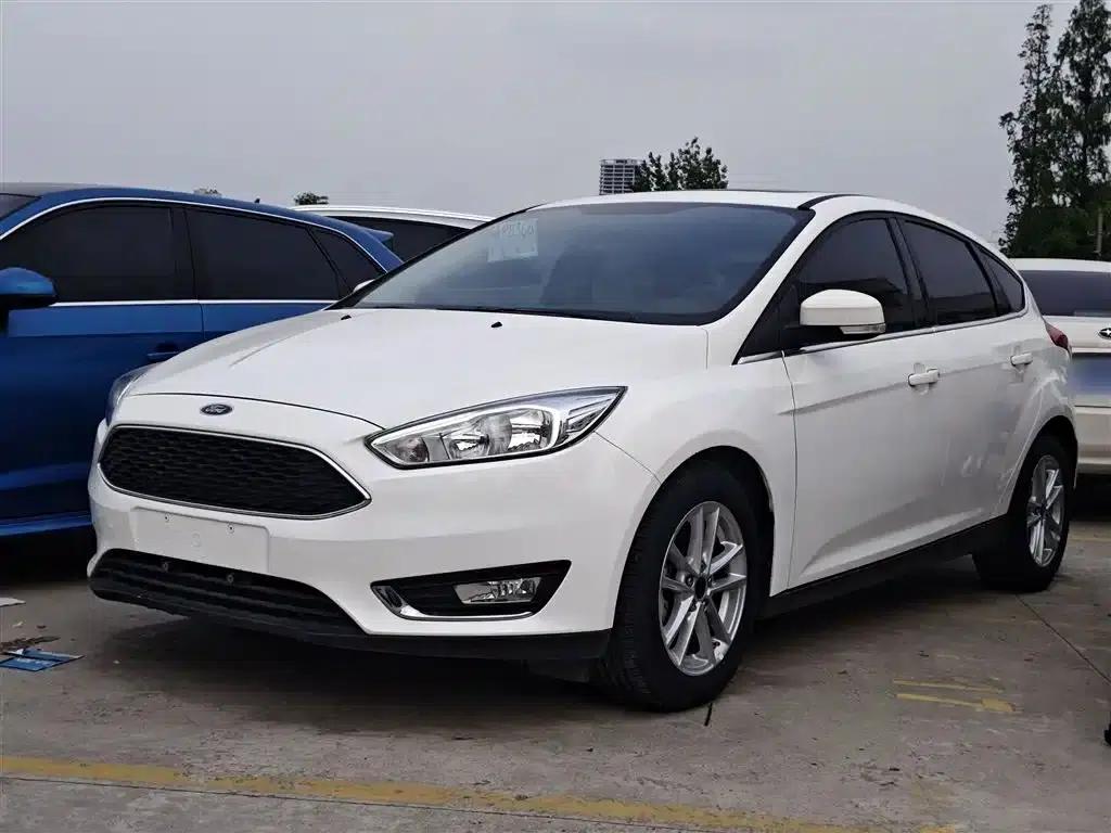 Ford Focus 2018 Hatchback Classic EcoBoost 180 Automatic Elite — миниатюра 1