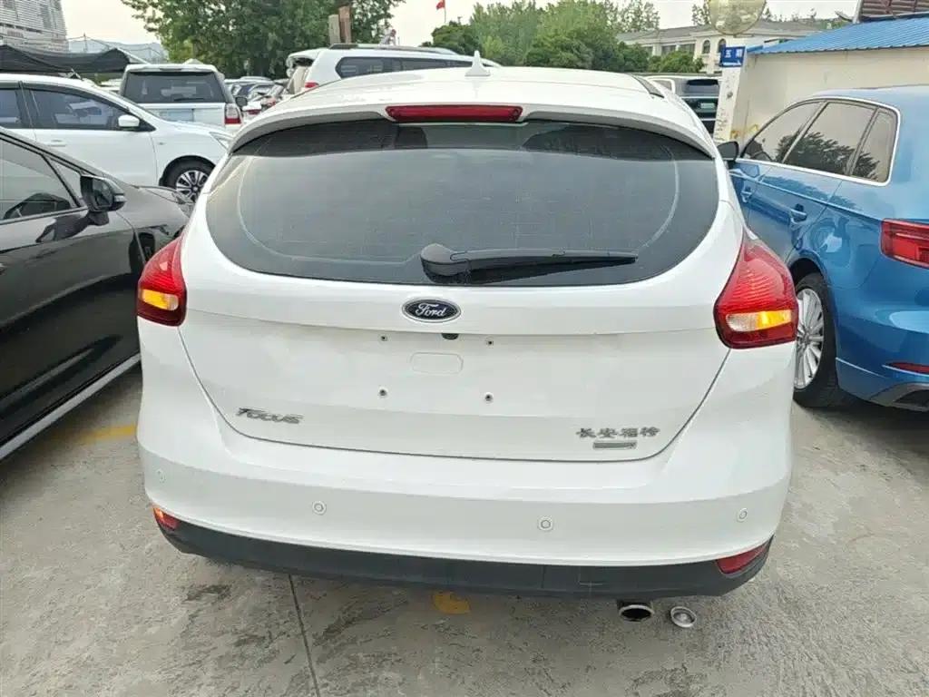Ford Focus 2018 Hatchback Classic EcoBoost 180 Automatic Elite — миниатюра 6