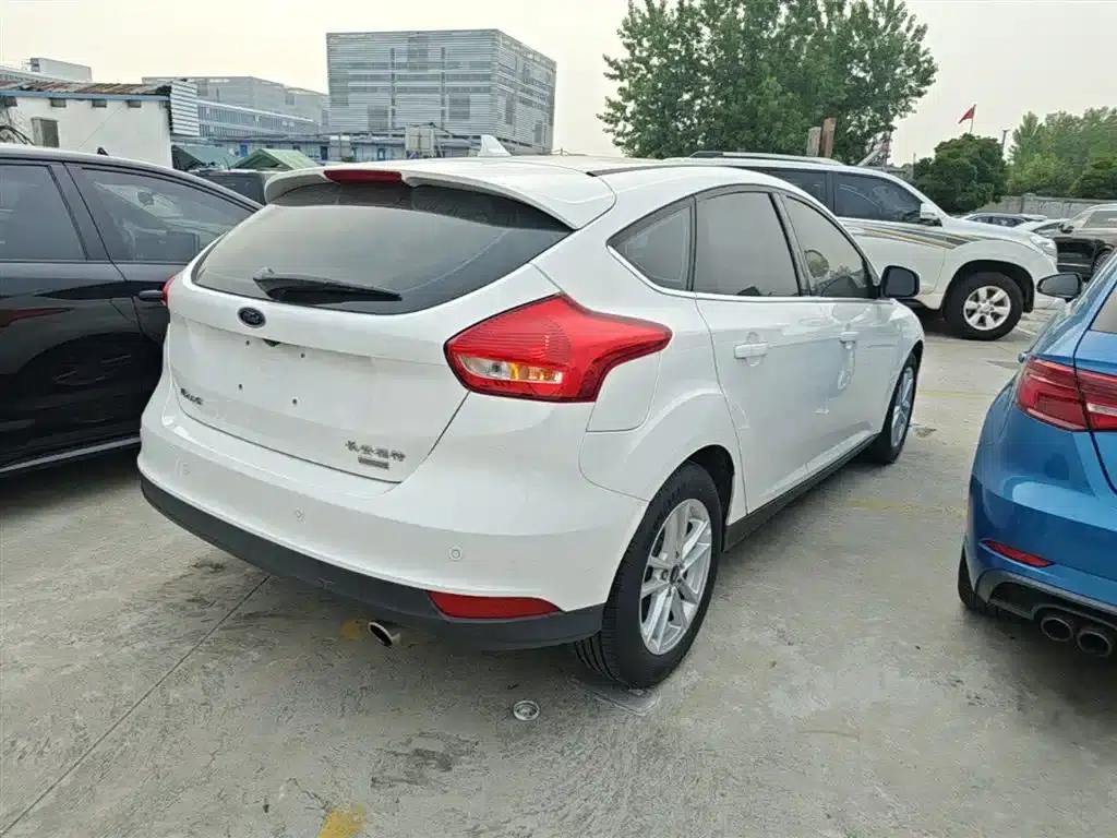 Ford Focus 2018 Hatchback Classic EcoBoost 180 Automatic Elite — миниатюра 7