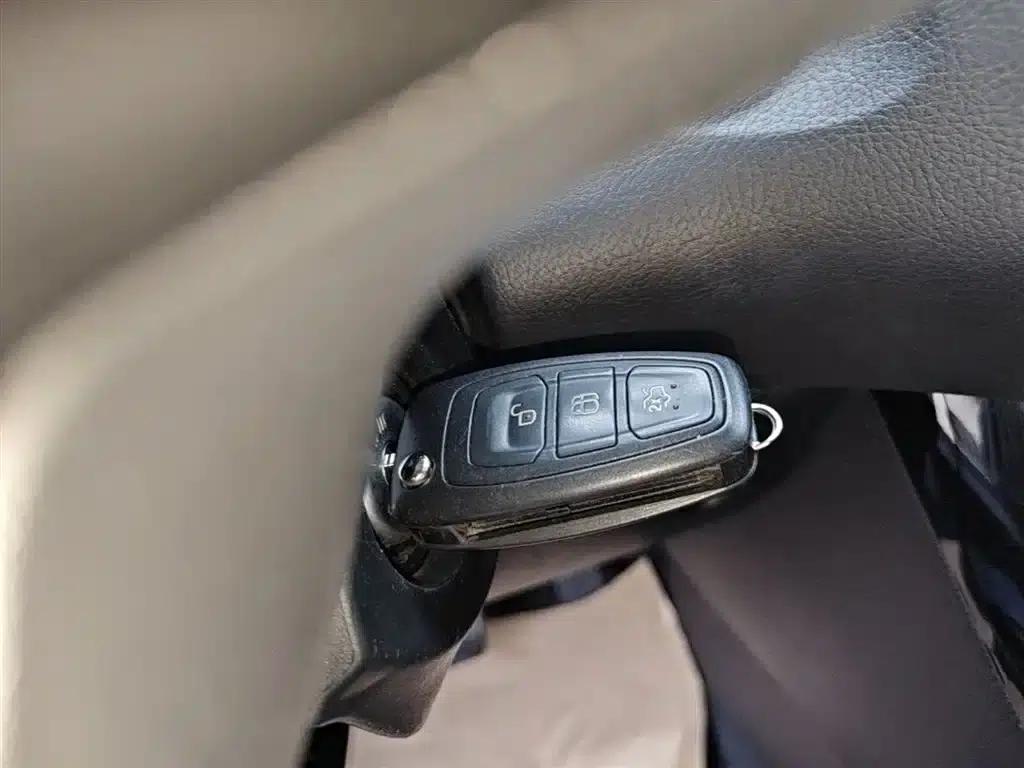 Ford Focus 2018 Hatchback Classic EcoBoost 180 Automatic Elite — миниатюра 9