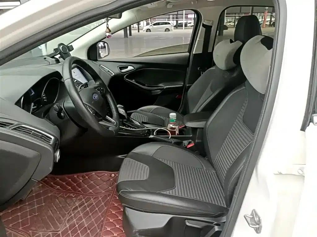 2017 Ford Focus Sedan EcoBoost 180 Automatic Elite — миниатюра 15